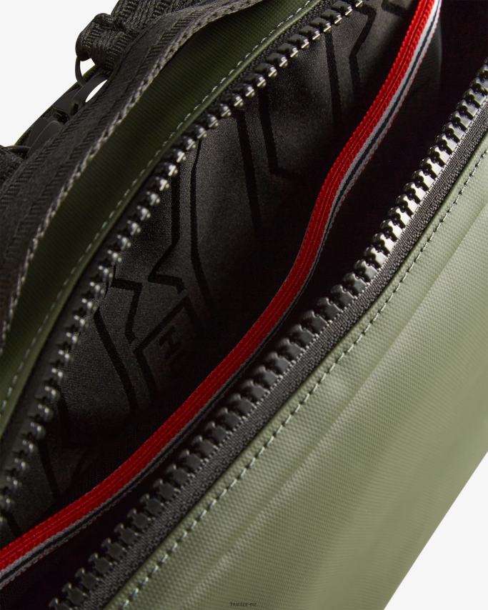 JP0D4D465 Explorer Multiway Crossbody Bag Hunter Men