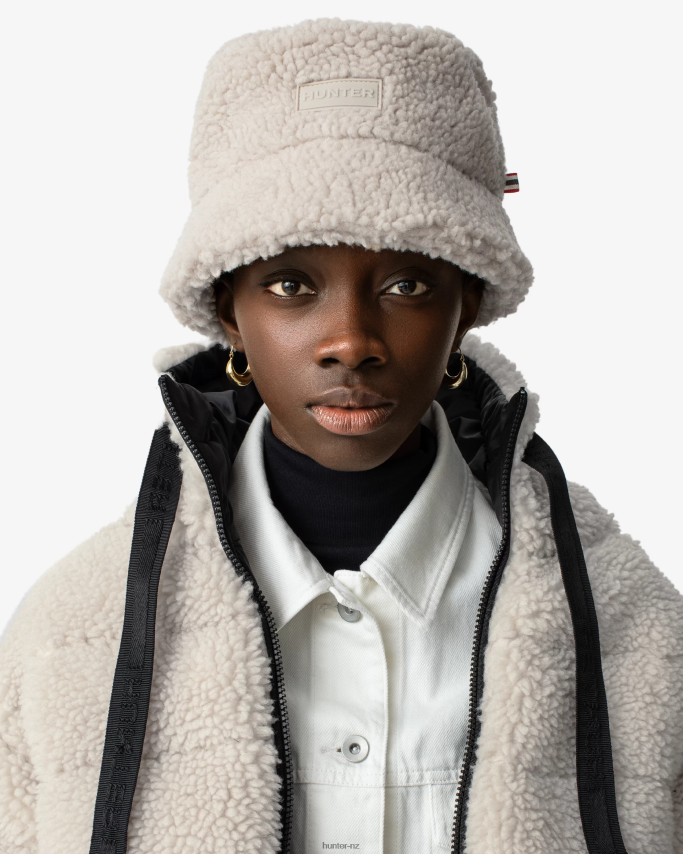 JP0D4D365 Wanderer Vegan Shearling Insulated Short Puffer Jacket Hunter Women