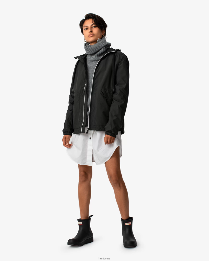 JP0D4D368 Play Essential Recycled Packable Jacket Hunter Women