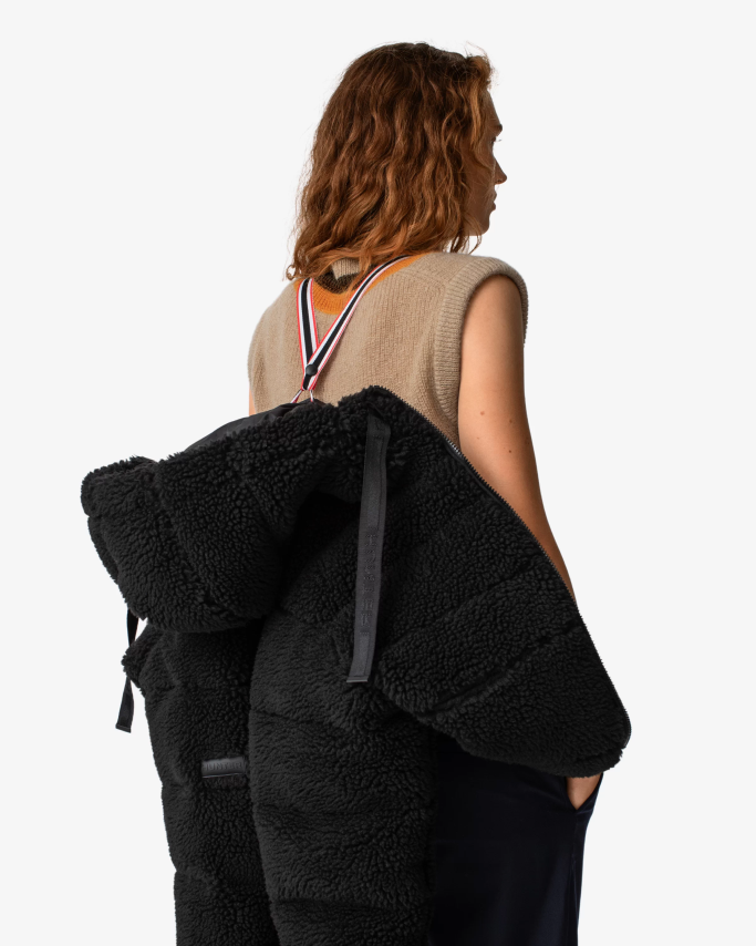 JP0D4D372 Wanderer Vegan Shearling Insulated Short Puffer Jacket Hunter Women